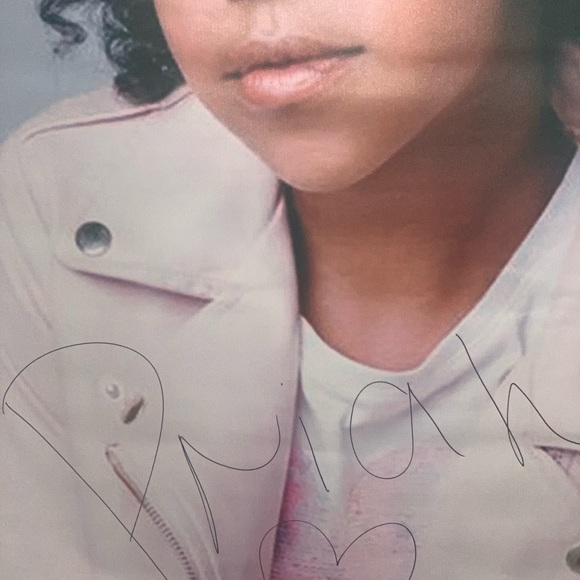 Priah Stranger Things Vinyl 5’/4’ SIGNED poster - Picture 2 of 4